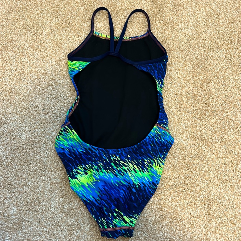 TYR training suit - Picture 2 of 3